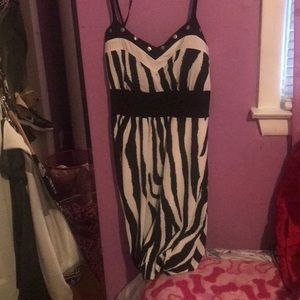 Black/white dress